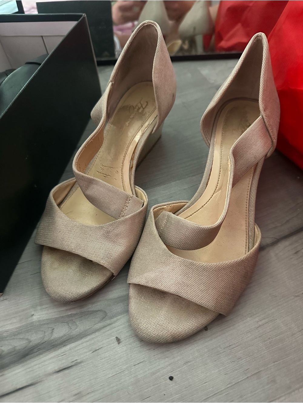 Open-Toe Wedge Heels in Nude Blush